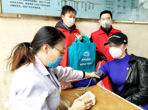 送健康服務，開展健康咨詢，筑牢群眾健康防線